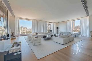 Etagenwohnung en Castellana. Barrio de salamanca, edificio moderno del 2020, varias plazas de