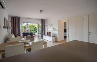 Apartament  Carrer de la carrasca. Encantador y renovado apartamento sobre la playa de cala vadella