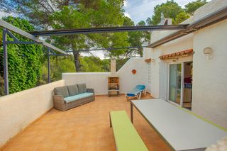 Casa a Cala Vedella-Cala Tarida. Encantadora casa de una planta cerca de la playa de cala tarida