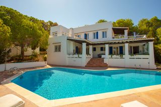 Xalet  Carrer club vista mar. Exclusiva villa se�orial con licencia tur�stica en cala vadella