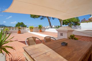 Apartament a Cala Vedella-Cala Tarida. Apartamento iroko
