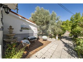 Casa en Guadarrama. Chalet unifamiliar independiente en una sola planta con 5 habita
