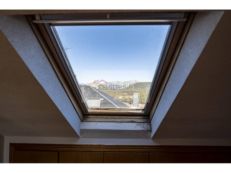 Foto 65ddbf64-ffc9-4270-9fd6-303fbe185c0d. Flat with heating parking in Alpedrete