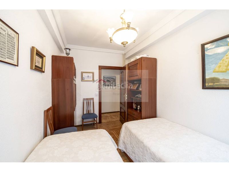 Foto f165ba4b-8d08-4f67-94b9-7bce0f3f03c6. Pis amb calefacció a Guindalera Madrid