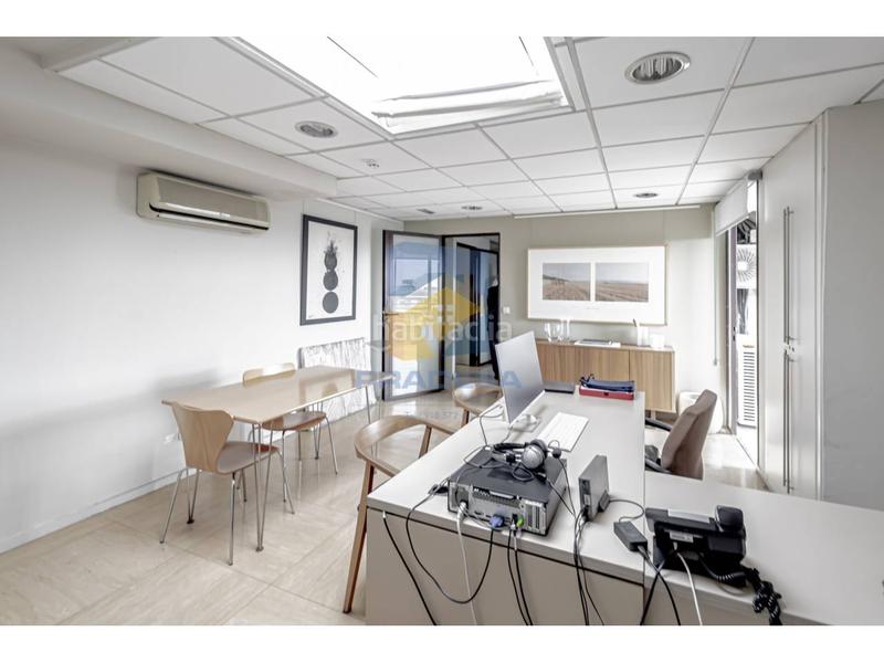 Foto 0119d375-d1b1-41e4-aaa9-b03a4d8c0383. Oficina ideal inversores !!! se vende planta de oficinas en el representativo edificio parque de las naciones en Madrid