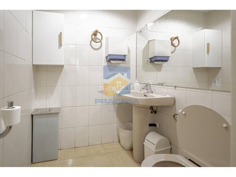 Foto b5b3eba6-9f7b-421e-aefc-10dd106a473c. Oficina ideal inversores !!! se vende planta de oficinas en el representativo edificio parque de las naciones en Madrid