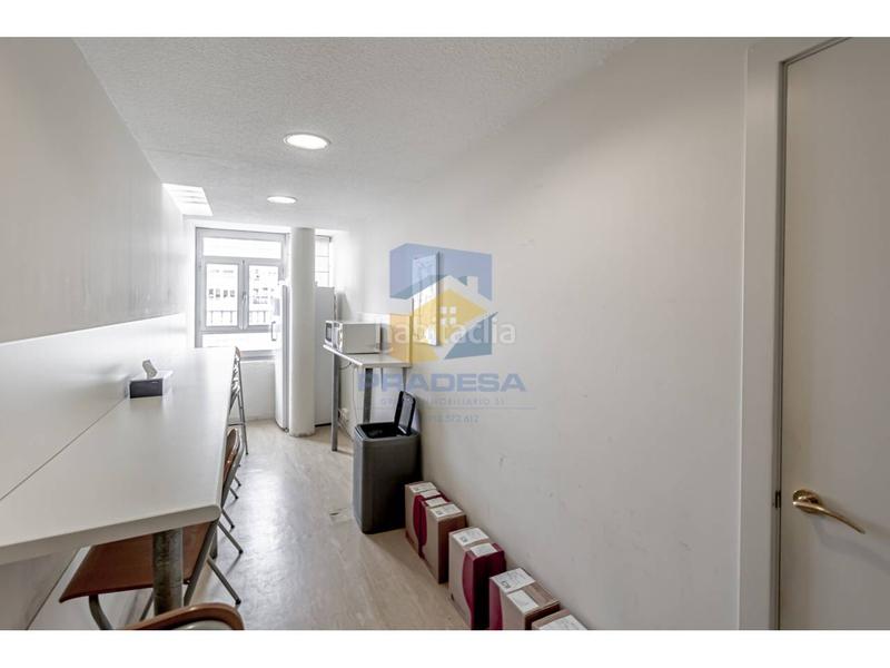 Foto c5ec327c-3e85-47b0-878b-deb7b17875ef. Oficina ideal inversores !!! se vende planta de oficinas en el representativo edificio parque de las naciones en Madrid