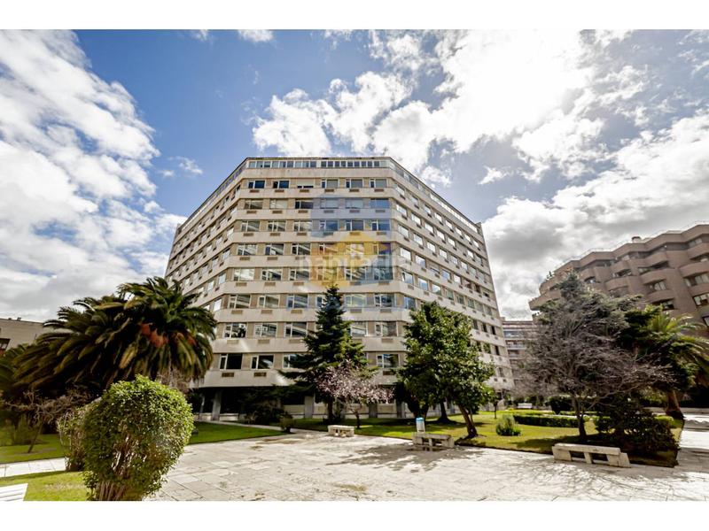 Foto ccc9732a-d76f-40b4-bca3-18ce95be0225. Oficina ideal inversores !!! se vende planta de oficinas en el representativo edificio parque de las naciones en Madrid