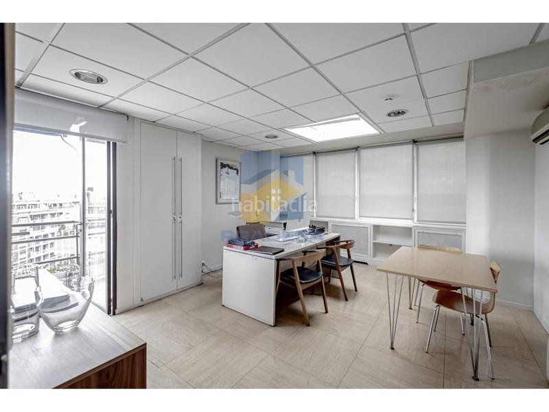 Foto e3aeb6e6-ca01-4f22-b2a6-58002802b412. Oficina ideal inversores !!! se vende planta de oficinas en el representativo edificio parque de las naciones en Madrid