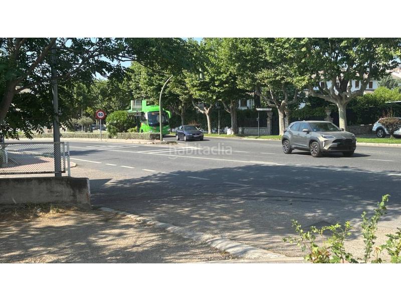 Foto 6b54a06a-0b8e-481a-b9c7-c4c702d7e62a. Terreno residencial suelo terciario comercial de 1000 m2 centrico en zona transitada y facil acceso en Escorial (El)