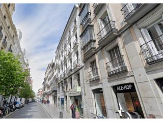 Pis  Atocha. Atocha  vivienda reformada y amueblada con 8 habitaciones y 8 ba