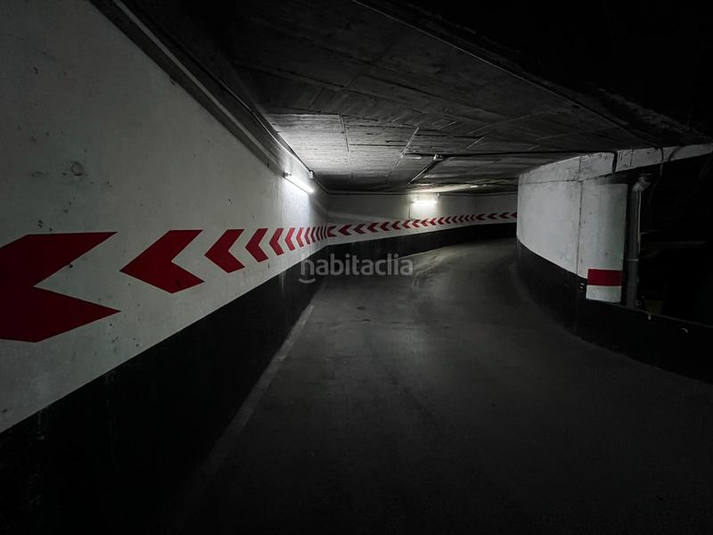 Foto bd7d435e-0602-406d-b1e7-bac331bdcf17. Aparcament cotxe a calle del doctor cirajas 3 a Pueblo Nuevo Madrid