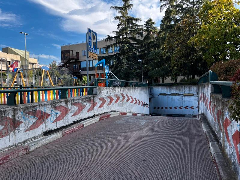 Foto c3d616eb-556f-4523-98e7-e5ad61c06d5f. Aparcament cotxe a calle del doctor cirajas 3 a Pueblo Nuevo Madrid