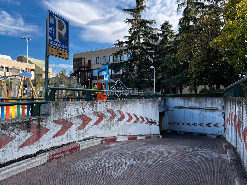 Foto e22c1528-8b23-4e73-8c1d-ed474531891e. Aparcament cotxe a calle del doctor cirajas 3 a Pueblo Nuevo Madrid