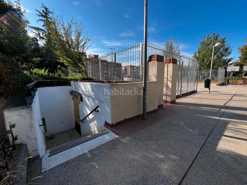 Foto ef40fe8d-9698-46c6-815d-984a5df794a1. Aparcament cotxe a calle del doctor cirajas 3 a Pueblo Nuevo Madrid