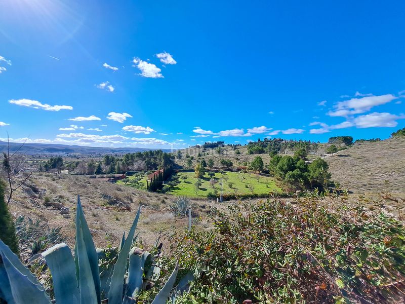 Foto 8be38d5b-3d72-476b-8c5c-51f3723ebd7e. Casa a urbanización valgrande 26 a Chinchón