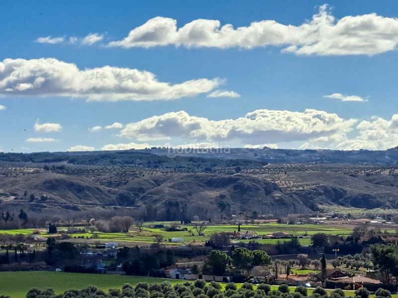 Foto f145ad00-cd81-4b9d-b80a-e45bdedc784a. Casa a urbanización valgrande 26 a Chinchón