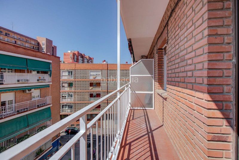 Foto 7567fda1-4835-4a1f-b6be-384f14583dc3. Piso en calle de sambara 87 metro Quintana en Quintana Madrid