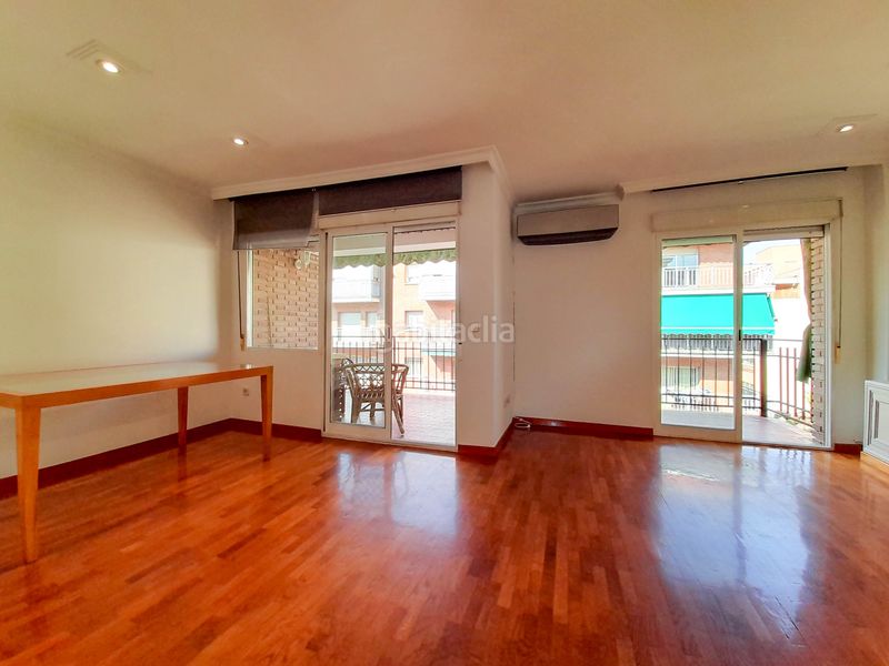 Foto 2f653b61-cfd1-4c15-b157-c7d055edb288. Rent flat with heating in Simancas Madrid