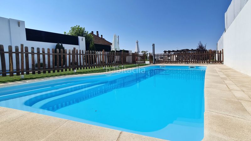 Foto 551f9ea5-11ec-44c8-bd8d-e4e7cd1d0cf1. Lloguer casa adossada amb xemeneia calefacció aparcament piscina a Torrelodones