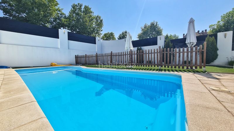 Foto 7ab3b8ed-7c8a-441a-8f05-2b48b93bc194. Lloguer casa adossada amb xemeneia calefacció aparcament piscina a Torrelodones