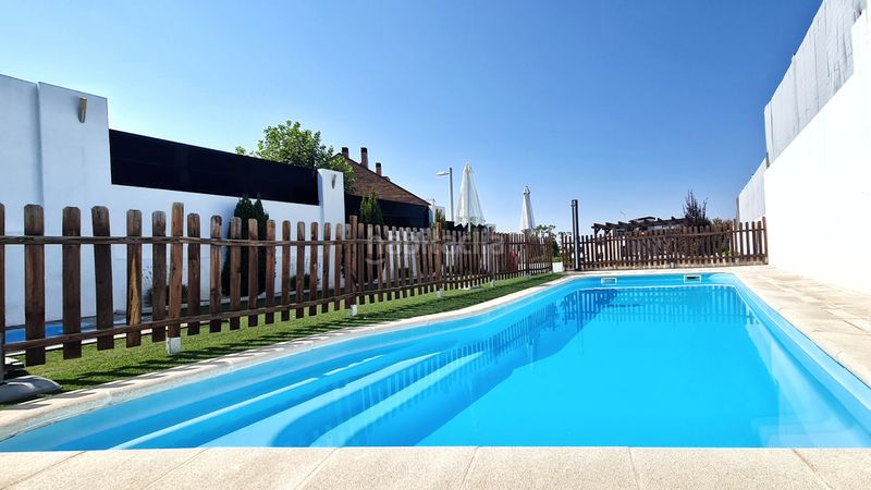 Foto fe988ee6-abaa-4296-b0d8-2217aecf2c0b. Lloguer casa adossada amb xemeneia calefacció aparcament piscina a Torrelodones