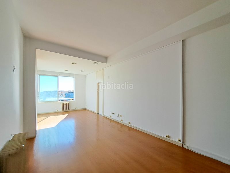 Foto a5df4f2d-80c6-4bfc-ba6e-3a6db4d4b1f8. Ufficio in calle de san romualdo 26 in Simancas Madrid
