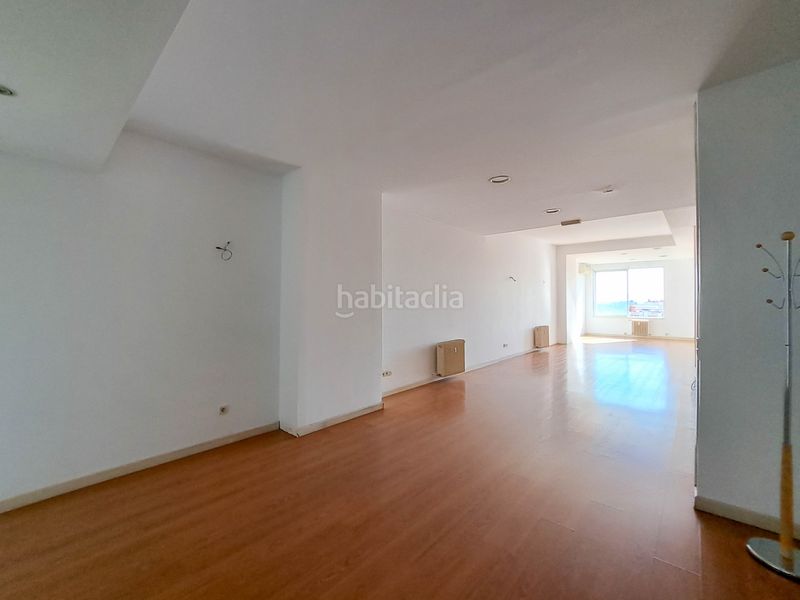 Foto d4ba2a43-2ed7-4286-bdf0-0f9c97b0dbea. Ufficio in calle de san romualdo 26 in Simancas Madrid