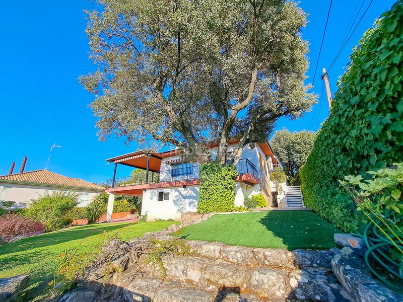 Foto 99db997c-7972-4f72-b238-664137e7f502. Chalet en Colonia Torrelodones