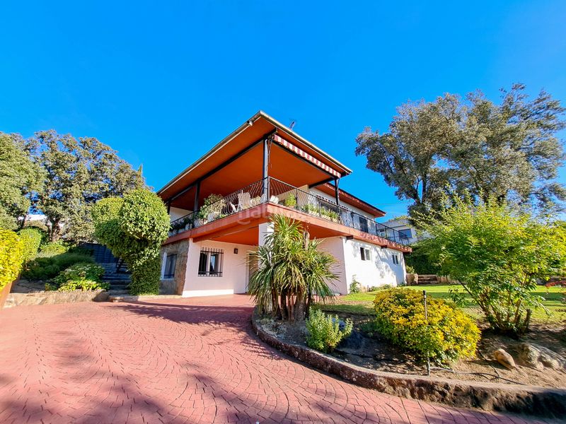 Foto b0b95407-165a-449f-807d-7f977b5fd0ba. Chalet en Colonia Torrelodones