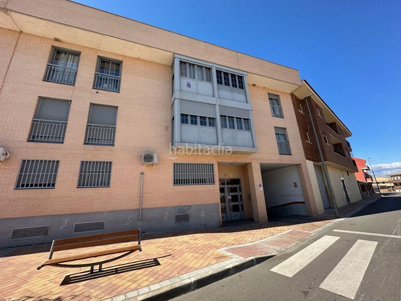 Foto f30f0e0c-5e4d-4b68-a09e-f32491eb5fc2. Parking coche en Santa Olalla