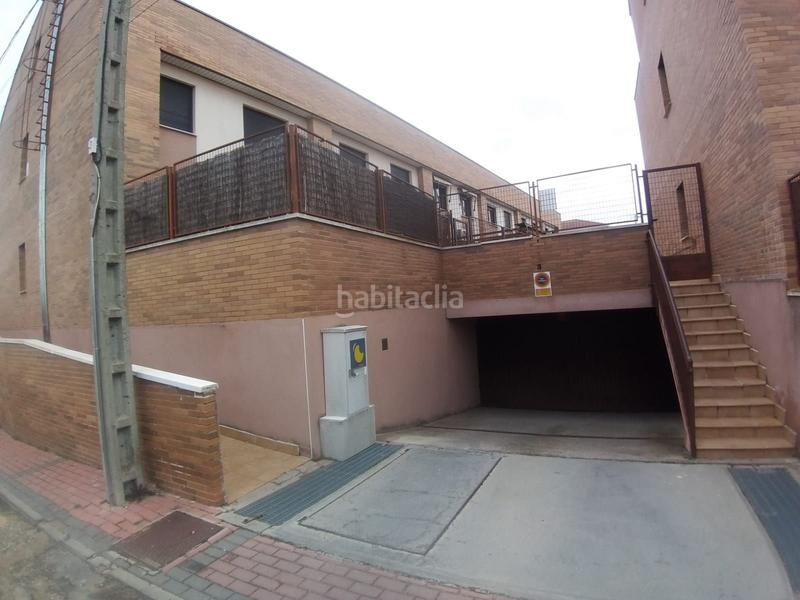 Foto 17ca0864-d0f5-4c83-b5cc-b5b9f19d55c6. Parking voiture dans Casarrubios del Monte