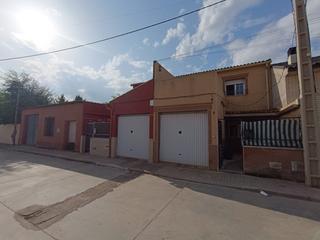 Casa adossada en Villafranca de los Caballeros