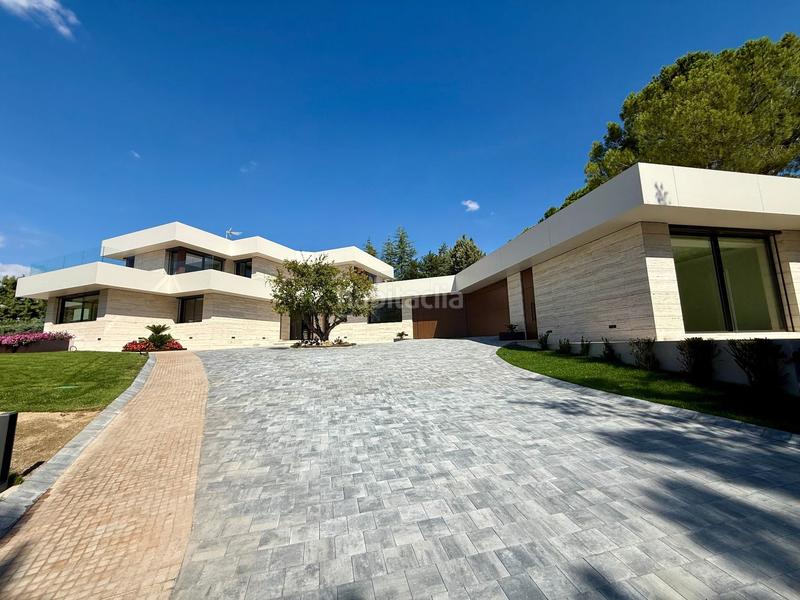 Foto 2813e7b0-25b7-42fb-99ac-b64ac77cf4e3. Chalet en Las Lomas Boadilla del Monte