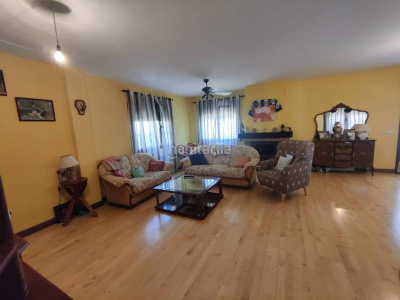 Foto 92d6c062-703e-4035-b46e-0c3689a15fe9. Xalet amb calefacció aparcament piscina a Redueña