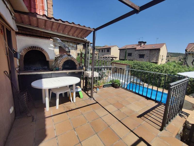 Foto c4db3682-fffe-4a6a-ac61-e3990cbd0963. Xalet amb calefacció aparcament piscina a Redueña