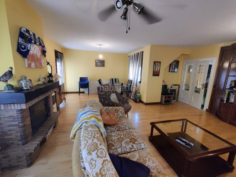 Foto f3e99521-5dae-41af-933e-a54e688e5fee. Xalet amb calefacció aparcament piscina a Redueña