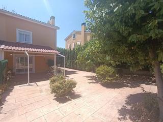 Rent Towny house  Atalayas. Alquiler de chalet pareado en el molar