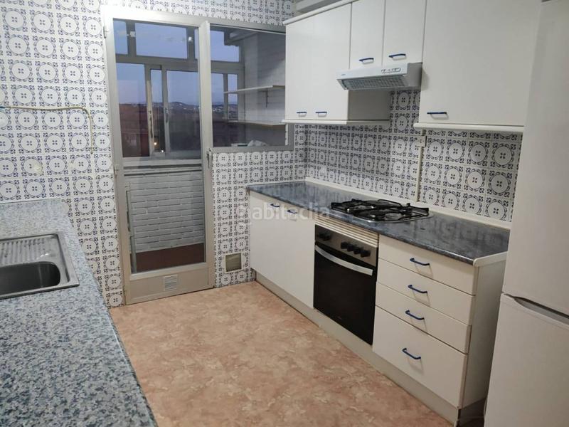 Foto 672108d7-30bc-4d8a-a0eb-164a2e255a11. Miete etagenwohnung mit heizung in Molar (El)