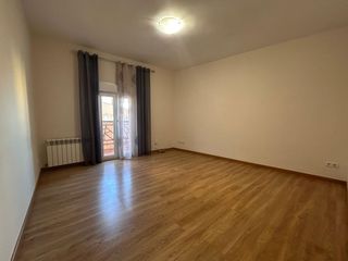 Location Appartement à Centro Urbano. Amplio y luminoso piso reformado en san sebastián de los reyes p