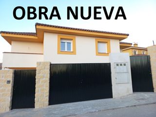 Maison jumelée à Robledo de Chavela. ¡no pierdas la oportunidad de adquirir este espectacular chalet