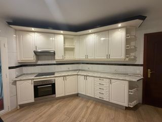 Rent Flat  Travesía vallepardo 31. Piso amplio y luminoso