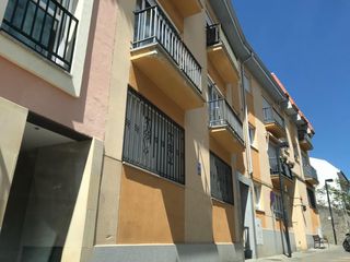 Pis  Calle de la audiencia. Piso pr�cticamente nuevo en collado mediano