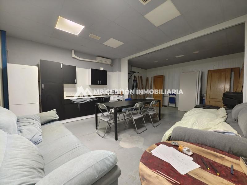 Foto ab04d65a-3216-42ab-b3aa-56db28239932. Bâtiment à usage industriel dans Numancia de la Sagra