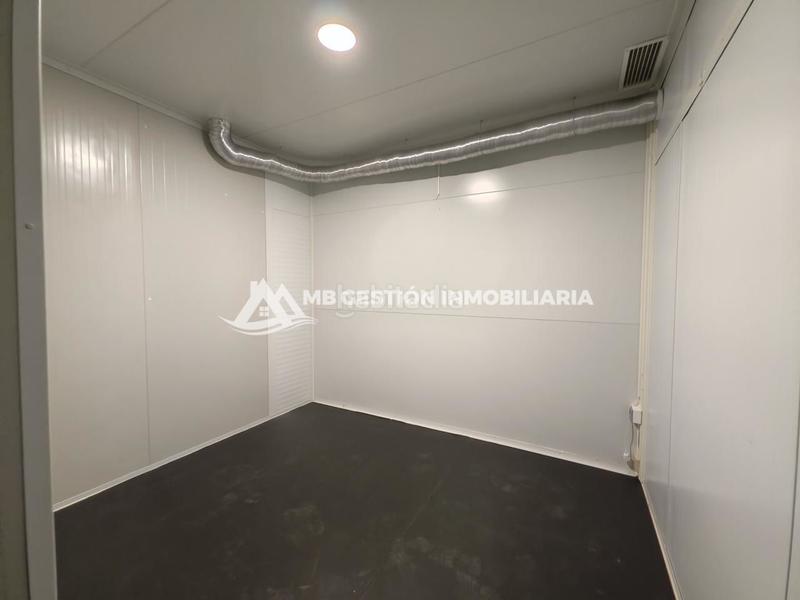 Foto c3ce7710-999d-4646-b484-64a76c068067. Bâtiment à usage industriel dans Numancia de la Sagra