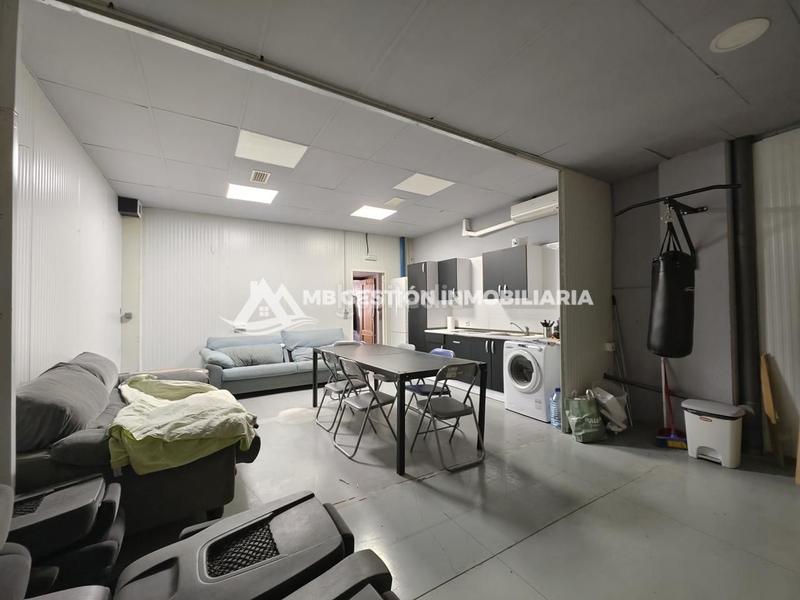 Foto f5e6b70a-d8c5-49d7-a362-15d7b5395707. Bâtiment à usage industriel dans Numancia de la Sagra