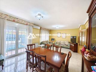 Casa adossada a Fuenlabrada II-El Molino. Mb gestión inmobiliaria te presenta esta preciosa vivienda adosa