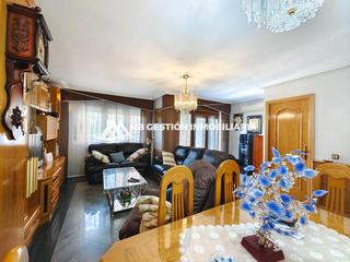 Casa a La Avanzada-La Cueva. Mb gestión inmobiliaria te ofrece magnífico chalet adosado en zo