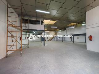 Industrial building  De málaga. Mb gestion inmobiliaria te ofrece nave industrial en venta situa