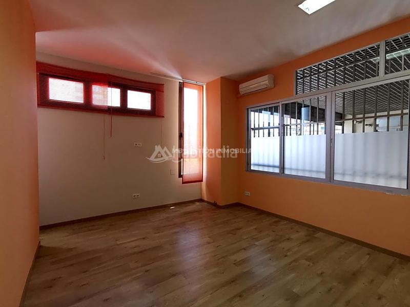 Foto 2e19f4ad-4ed1-4173-b1ee-63412acf0f29. Rent business premise in Fuenlabrada ii-el molino Fuenlabrada